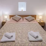 Bozena\'S Studio Apartment